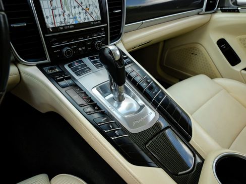 Used 2013 Porsche Panamera S RWD image 30