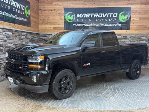 Used 2018 Chevrolet Silverado 1500 LT w/ Midnight Edition AWD/4WD image 3