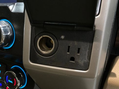 Used 2019 Ford F150 Lariat image 5