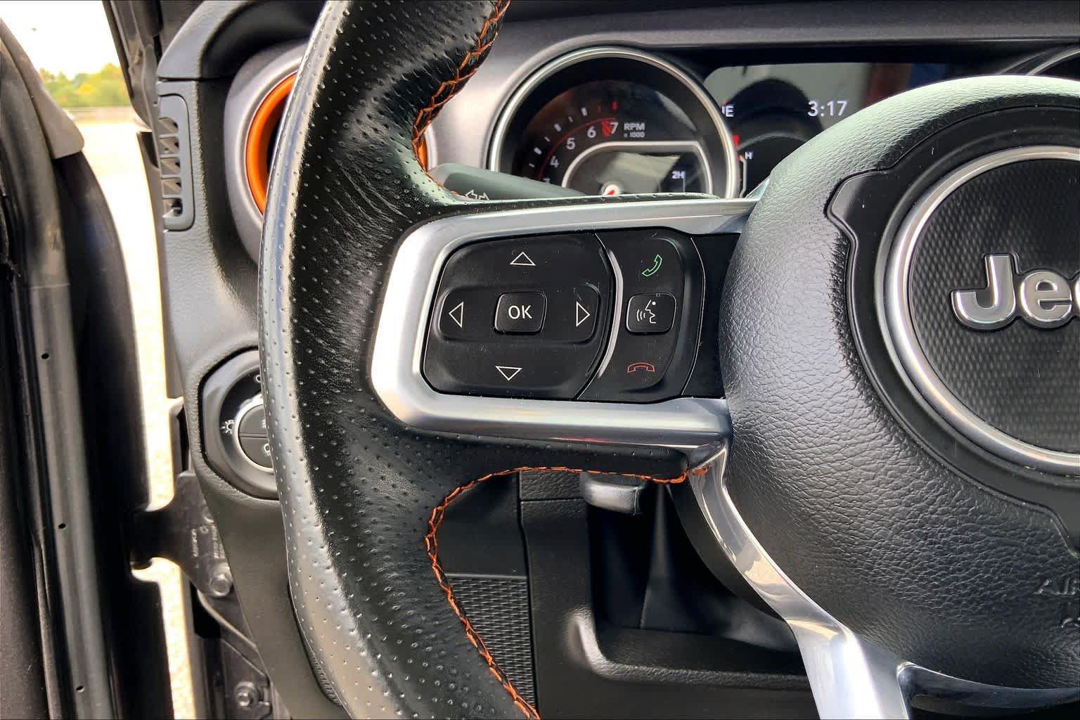 Used 2022 Jeep Gladiator Mojave w/ Dual Top Group AWD/4WD image 23
