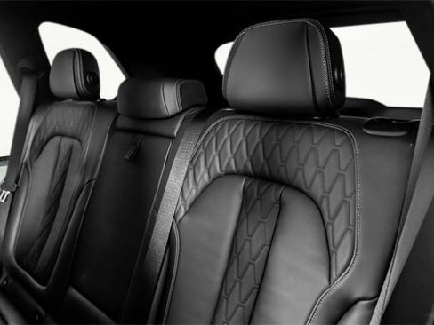 Used 2019 BMW X5 xDrive50i w/ M Sport Package image 28