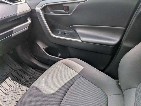 Used 2021 Toyota RAV4 LE FWD image 19