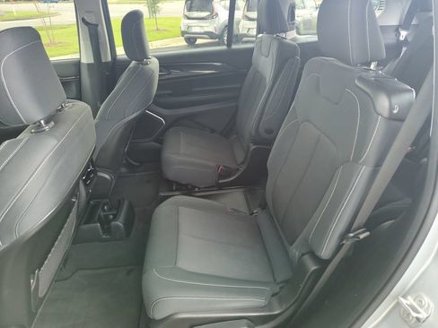 Used 2022 Jeep Grand Cherokee L Laredo w/ Luxury Tech Group I RWD image 28