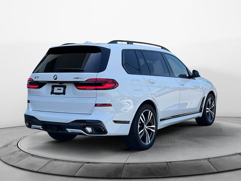 New 2026 BMW X7 xDrive40i w/ M Sport Package AWD/4WD image 7
