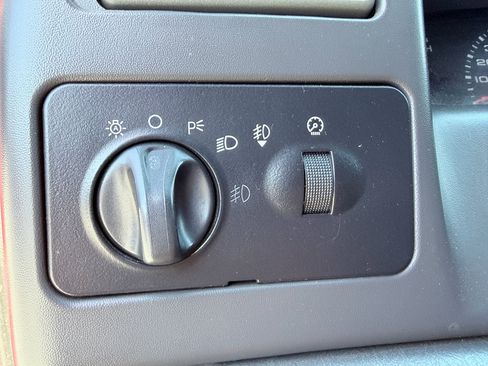 Used 2003 Ford F250 XL AWD/4WD image 11