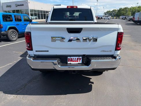 Certified 2025 RAM 2500 Big Horn AWD/4WD image 6