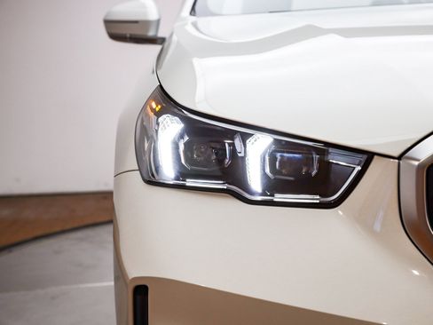 Used 2025 BMW 530i image 5