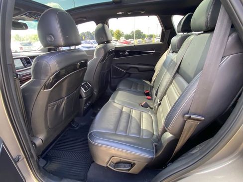 Used 2019 Kia Sorento SX FWD image 21