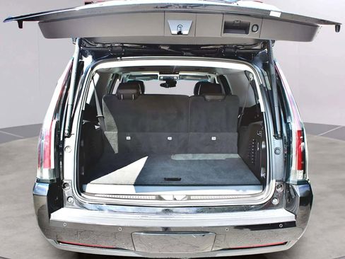 Used 2015 Cadillac Escalade ESV Premium image 5