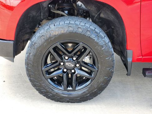 Used 2022 Chevrolet Silverado 1500 Custom Trail Boss AWD/4WD image 11