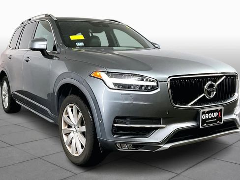 Used 2018 Volvo XC90 T6 Momentum w/ Convenience Package image 2
