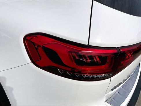 Used 2023 Mercedes-Benz EQB 300 4MATIC w/ Exclusive Package image 28