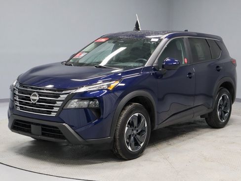 Certified 2024 Nissan Rogue SV image 9