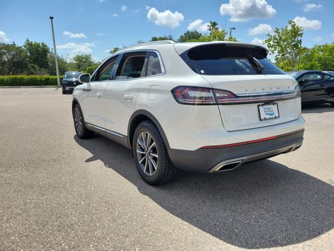 Used 2021 Lincoln Nautilus FWD image 4