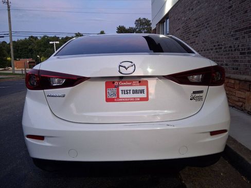 Used 2016 MAZDA MAZDA3 i Sport FWD image 4