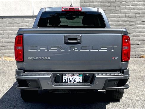Used 2022 Chevrolet Colorado LT w/ Safety Package AWD/4WD image 3