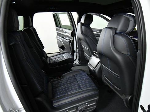 New 2025 Cadillac Escalade IQ Sport 1 w/ LPO, ONYX Package AWD/4WD image 15