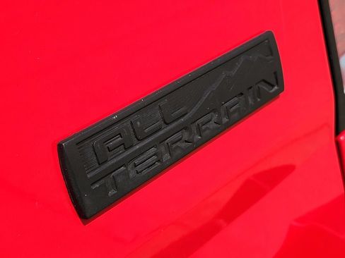 Used 2016 GMC Canyon SLE w/ All Terrain Package AWD/4WD image 12