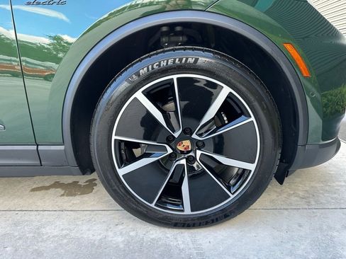 Used 2025 Porsche Macan Electric image 44