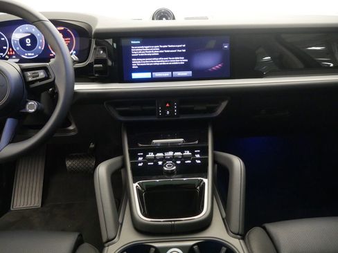 Certified 2024 Porsche Cayenne image 35