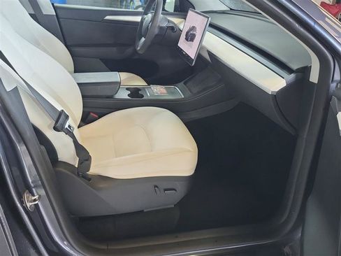 Used 2023 Tesla Model Y Long Range AWD/4WD image 7