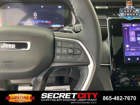 Used 2025 Jeep Grand Cherokee L Altitude AWD/4WD image 15