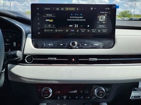 New 2025 Mitsubishi Outlander SE image 4