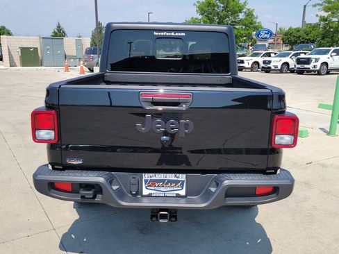 Used 2023 Jeep Gladiator Sport AWD/4WD image 10