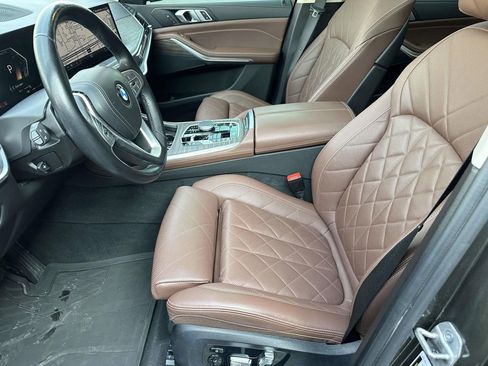 Used 2023 BMW X7 xDrive40i w/ Parking Assistance Package image 18