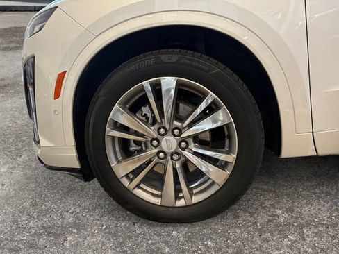 Certified 2022 Cadillac XT6 Premium Luxury w/ Technology Package AWD/4WD image 12