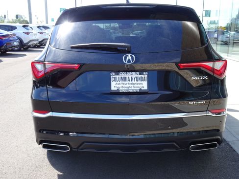 Used 2023 Acura MDX SH-AWD w/ Technology Package image 4