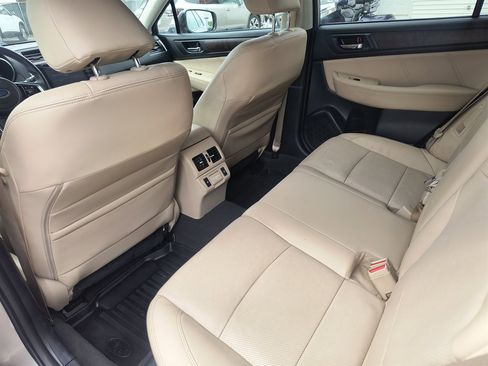 Used 2018 Subaru Outback 2.5i Limited AWD/4WD image 29