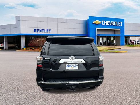 Used 2016 Toyota 4Runner SR5 image 4