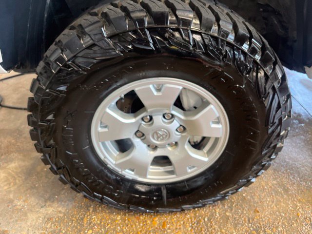 Used 2022 Toyota Tacoma SR5 w/ Technology Package RWD image 8