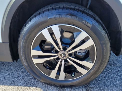 Certified 2025 Mercedes-Benz GLA 250 image 11