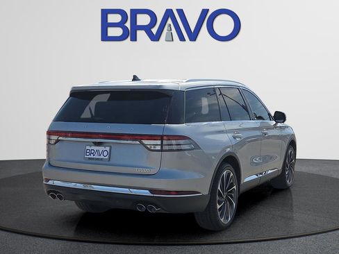 Used 2021 Lincoln Aviator Reserve w/ Equipment Group 202A AWD/4WD image 4