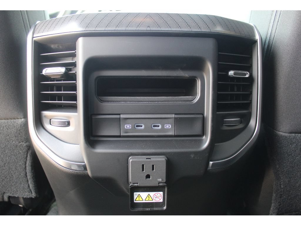 New 2027 RAM 3500 Big Horn AWD/4WD image 17