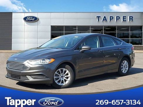 Used 2017 Ford Fusion S image 1