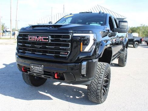 Used 2024 GMC Sierra 2500 AT4 w/ AT4 Premium Plus Package image 3