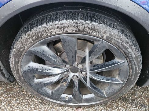 Used 2020 Tesla Model X Long Range image 6