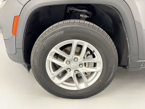 Used 2024 Jeep Grand Cherokee Laredo X RWD image 32