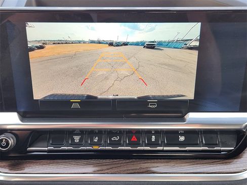 Certified 2025 Chevrolet Silverado 2500 LT w/ Convenience Package image 19