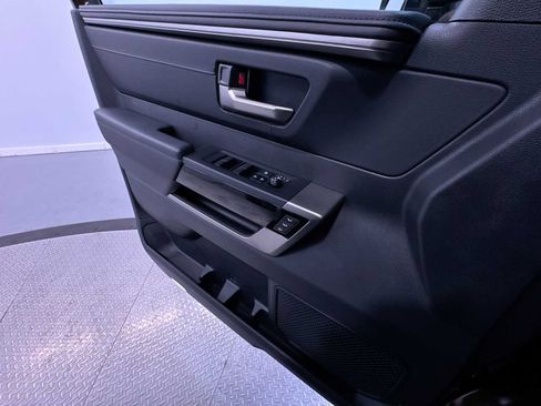 Used 2025 Toyota Tundra Limited AWD/4WD image 22