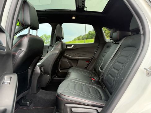 Used 2023 Ford Escape ST-Line Elite w/ Premium Technology Package image 5