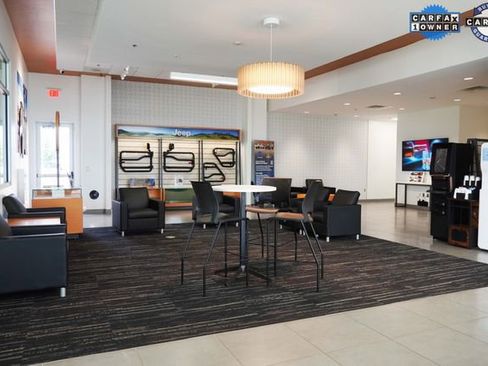 Used 2023 Land Rover Range Rover SE image 46