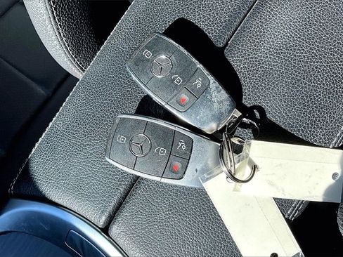 Used 2019 Mercedes-Benz C 300 Sedan image 12