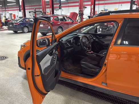 Used 2018 Subaru Crosstrek 2.0i Limited image 3