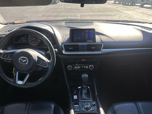 Used 2017 MAZDA MAZDA3 Touring FWD image 4