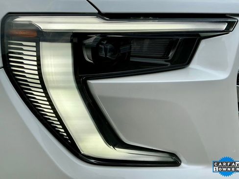 Used 2024 GMC Acadia Denali image 8