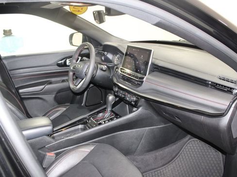 Used 2024 Jeep Compass Trailhawk image 26